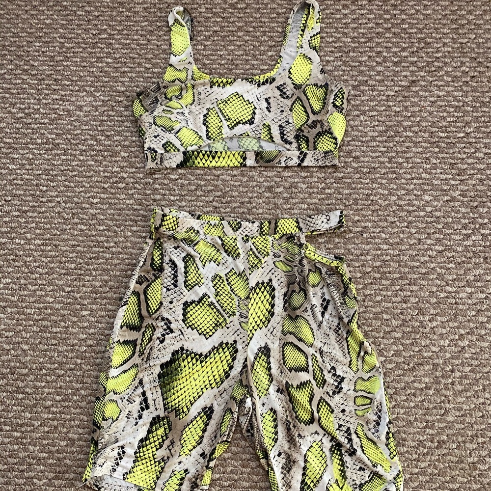 Two piece short set
